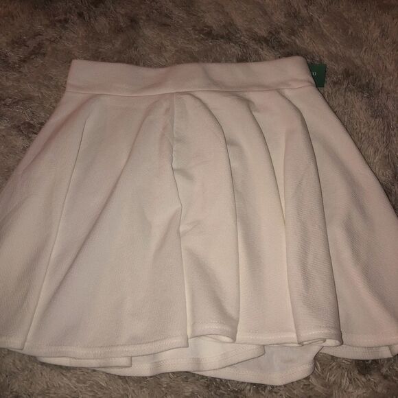 Urban CoCo skirt NWT off white skirt - Picture 1 of 4